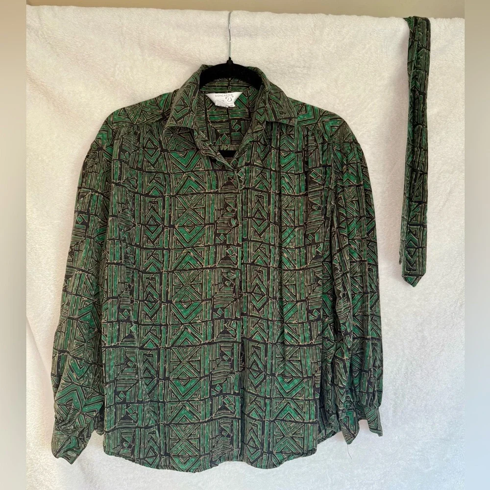 Vintage Doncaster Silk Green and Black Patterned Blouse With Neck Tie - Picture 6 of 7